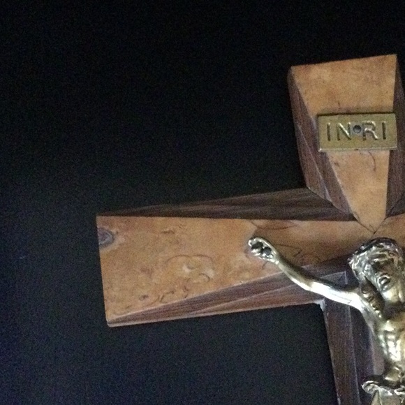 Wood cross and Brass - Picture 3 of 10
